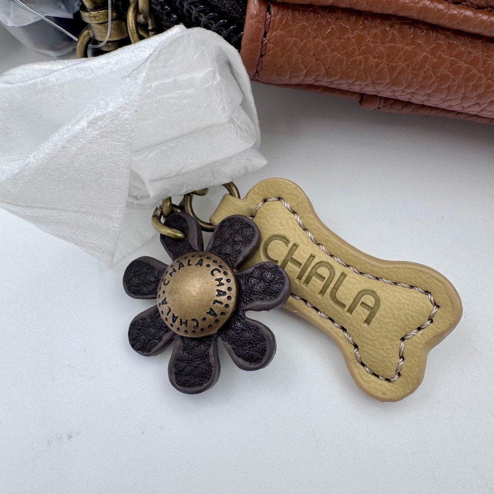 NEW Chala Brown Paw Print Cell Phone Crossbody Wallet Zip Around Purse Dog Heart - Picture 4 of 8